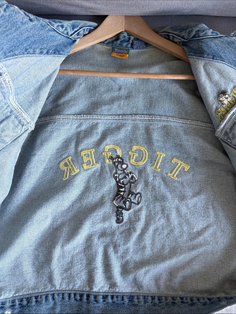 Vintage Disney Tiger Light Wash Denim Jacket  Embroidered Label Size 2X - Picture 9 of 10